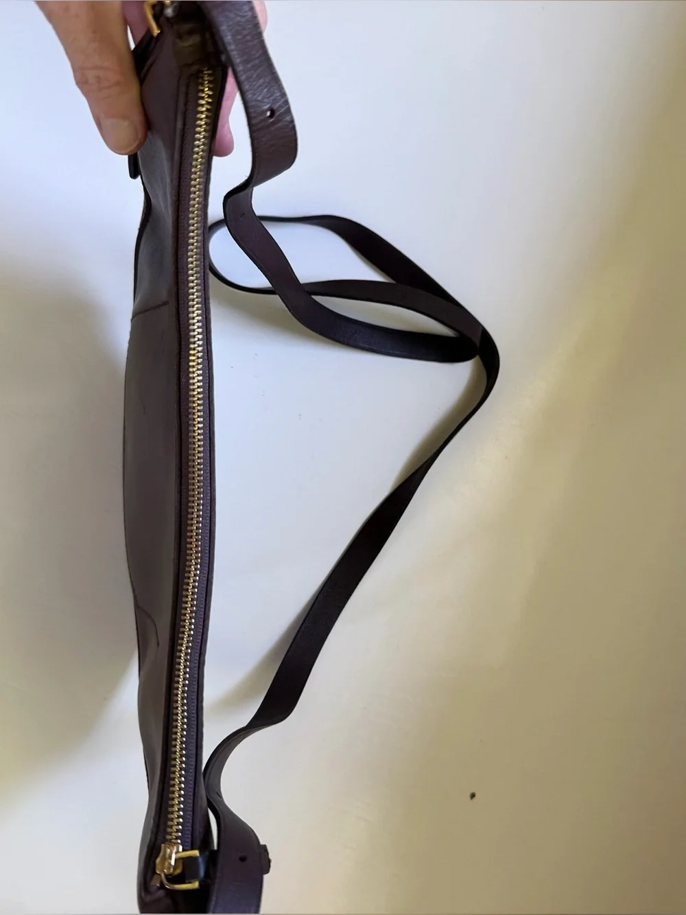 Madewell Essential Crossbody Bag Leather Crescent Chocolate Raisin